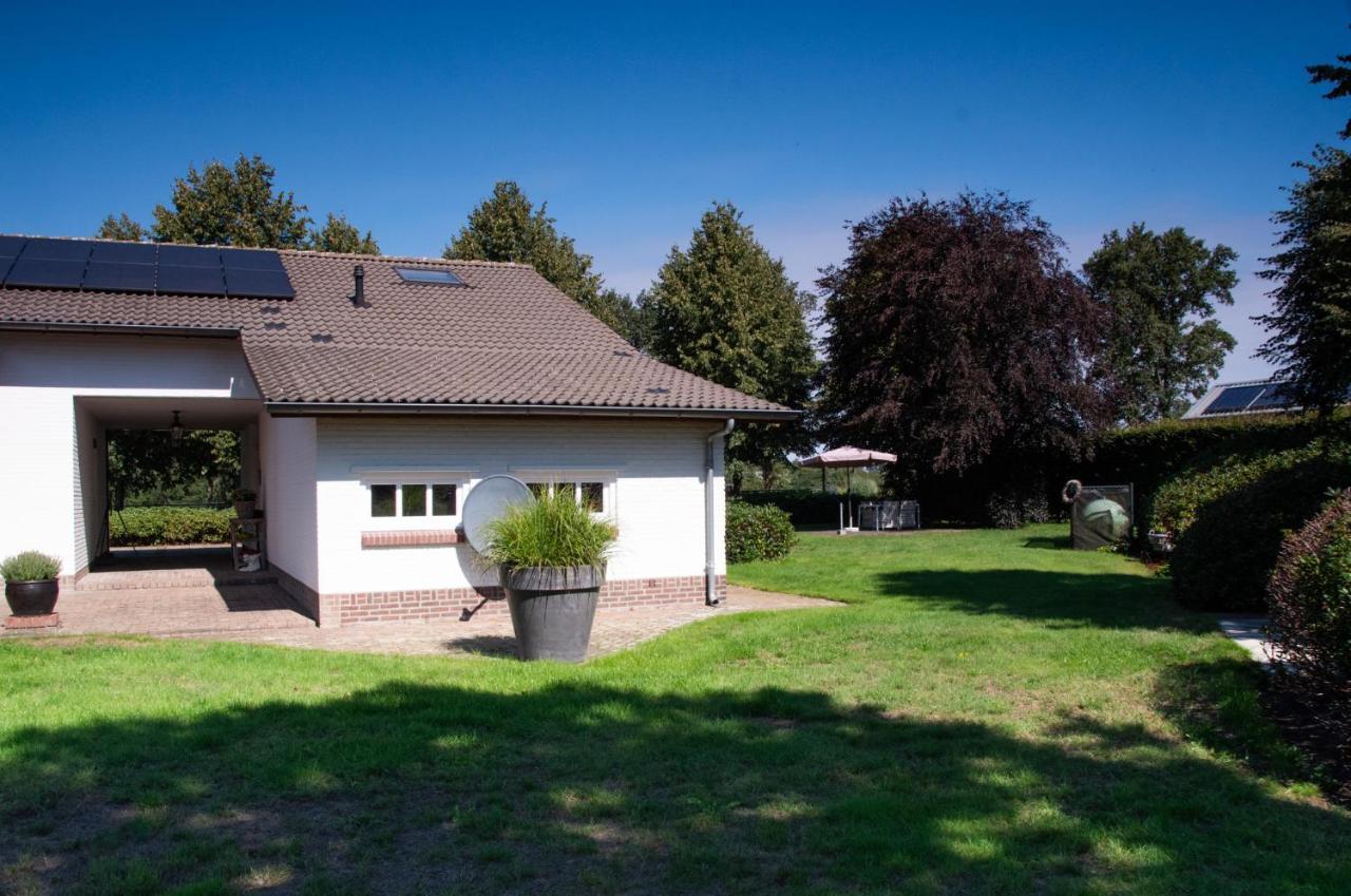 Bed And Breakfast Lindershoeve Bergeijk Luaran gambar